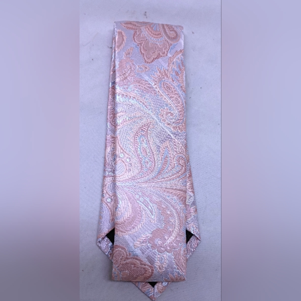 Elegant Pink Paisley Tie from Hi - Tie . comes with tie ,hanky,cufflinks ,and pi
